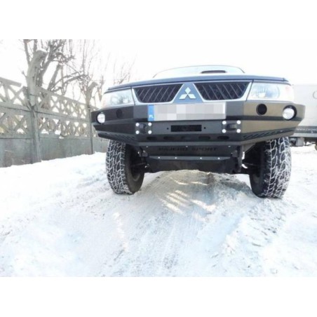 Pare-chocs avant sans par-buffle MITSUBISHI PAJERO IV 2015