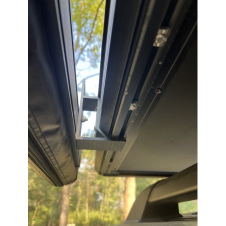 Taiga Pro – tenda doccia, staffe per tendalino