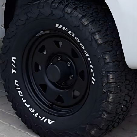 Dim.: 8 x 15 | Lochkreis: 6 / 139.7 | E.T.: -26 | Bohrloch: 110 | Modell: Triangular | Farbe: mattschwarz