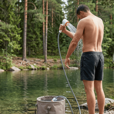 Douche de camping portable avec réservoir d’eau - kit douche autonome pour vanlife, bivouac et randonnée
